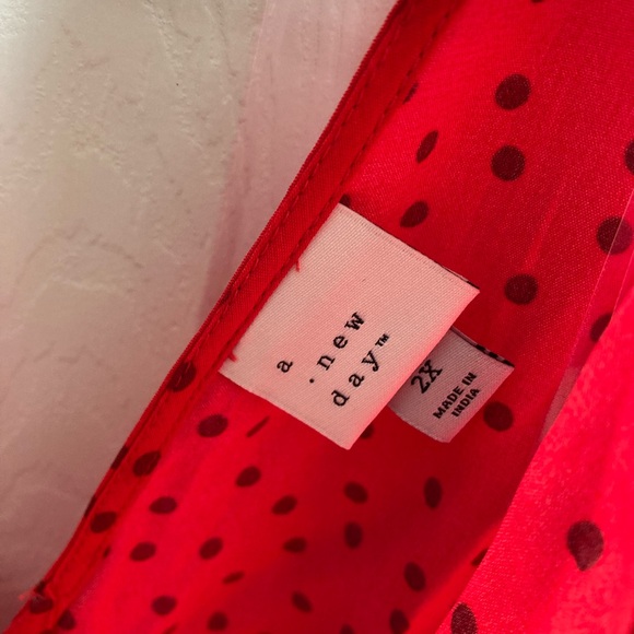 Red polka dot blouse - Picture 4 of 6